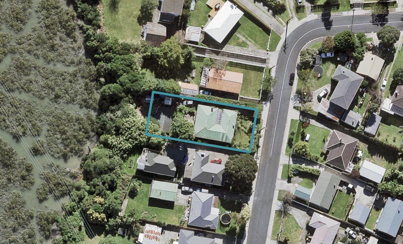 50 Cobham Crescent, Kelston, Auckland - Carousel 1
