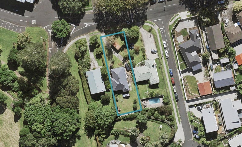 11 Domain Road, Mangere Bridge, Auckland - Carousel 1
