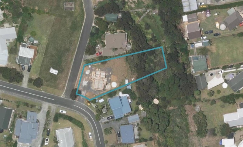 10 Taranui Place, Mangawhai Heads, Mangawhai - Carousel 1
