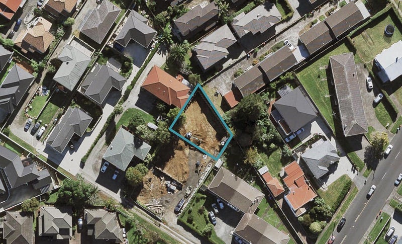 31C Hayr Road, Three Kings, Auckland - Carousel 1