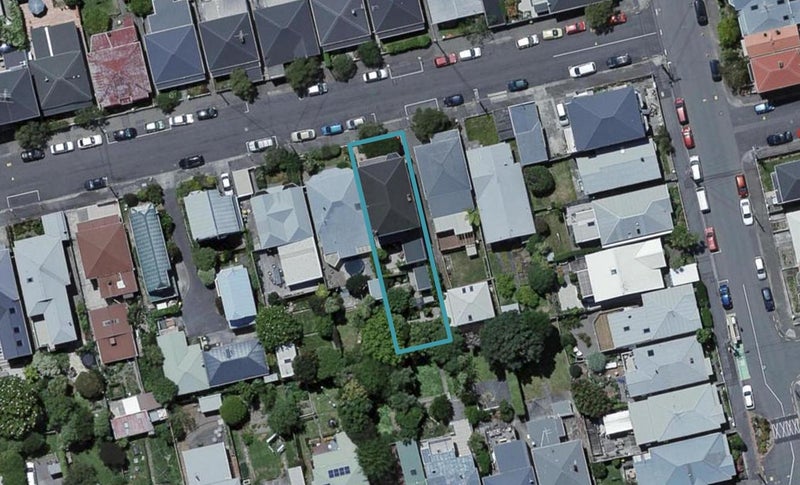 16 Somerset Avenue, Newtown, Wellington - Carousel 1