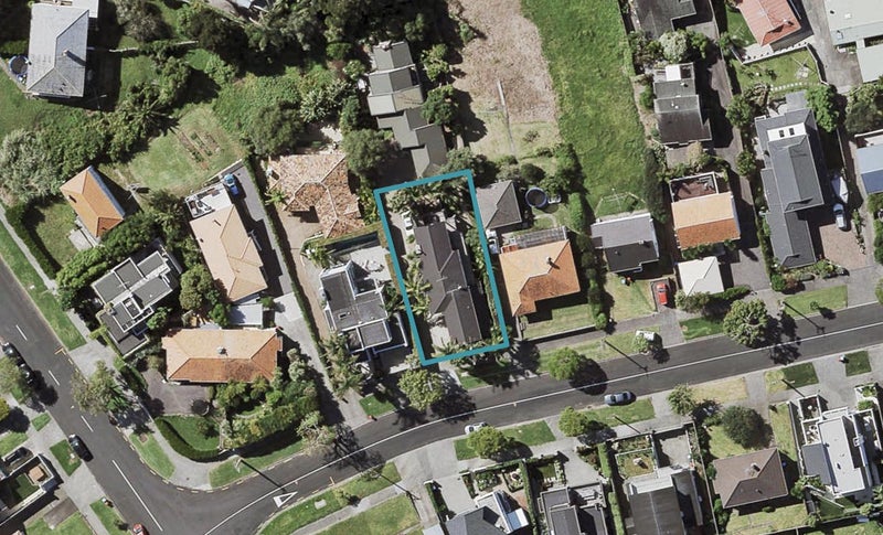 8 Godden Crescent, Orakei, Auckland - Carousel 1