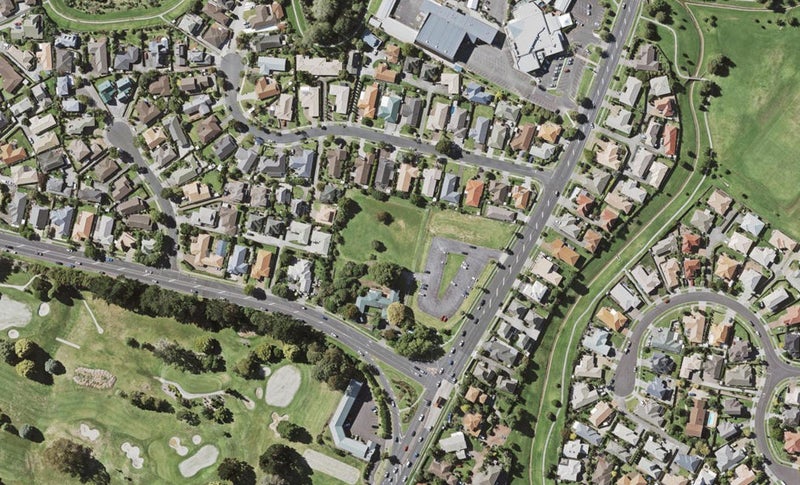 15 Huaota Place, Botany Downs, Auckland - Carousel 1