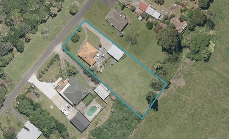 15 Takarangi Street, Putiki, Whanganui - Carousel 1