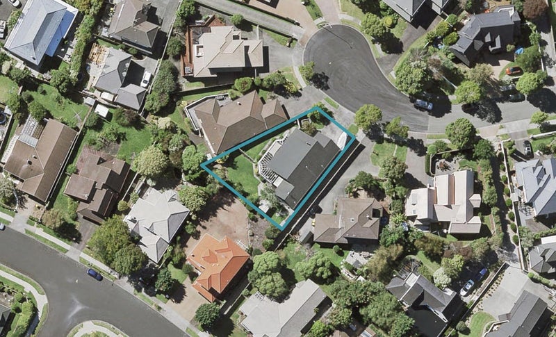 16 Chiania Place, Somerville, Manukau - Carousel 1