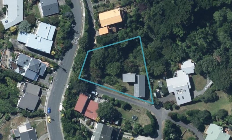70 Mana View Road, Paremata, Porirua - Carousel 1