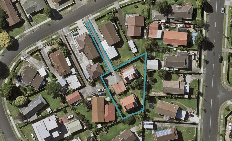 8B Greenstone Place, Clover Park, Auckland - Carousel 1