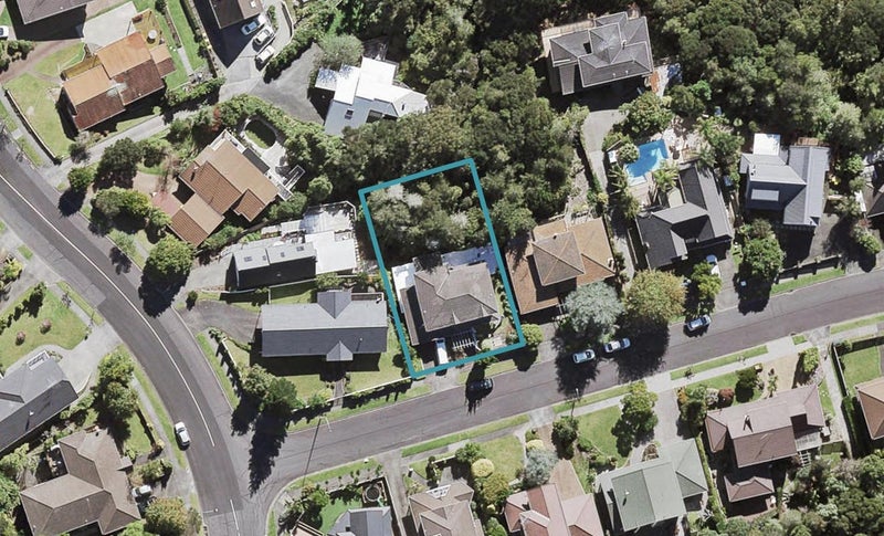 4 Ravenstone Place, Chatswood, Auckland - Carousel 1