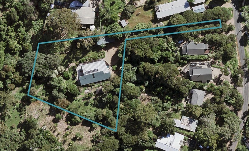 11 Albert Crescent, Ostend, Waiheke Island - Carousel 1