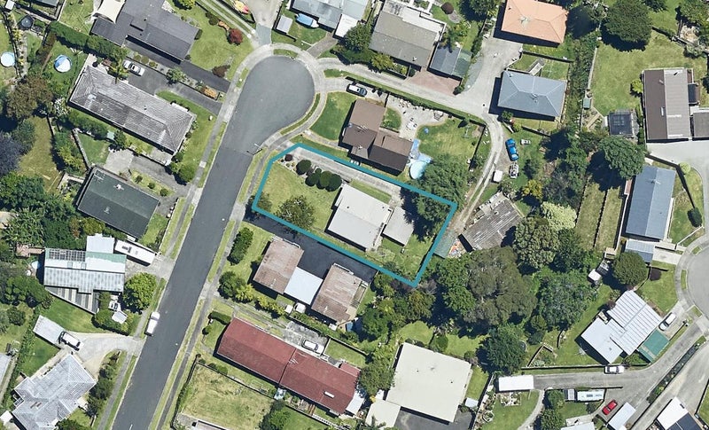 10 Nicolas Place, Judea, Tauranga - Carousel 1