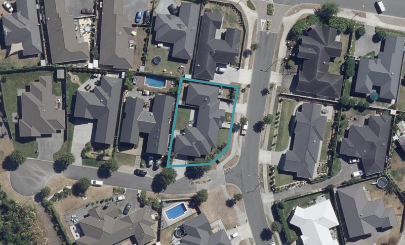 4 Bramber Street, Flagstaff, Hamilton - Carousel 1