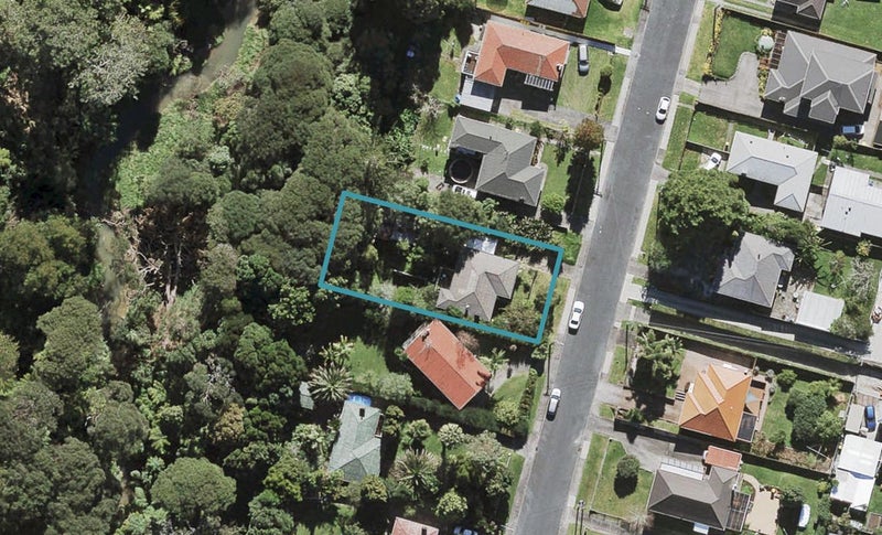 28 Glen Marine Parade, Glendene, Auckland - Carousel 1