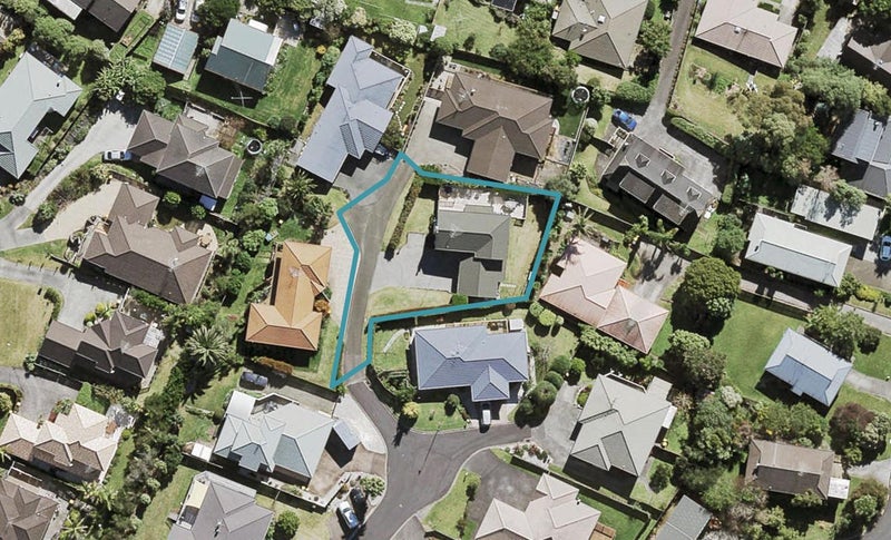 15 Mannikin Place, Unsworth Heights, Auckland - Carousel 1