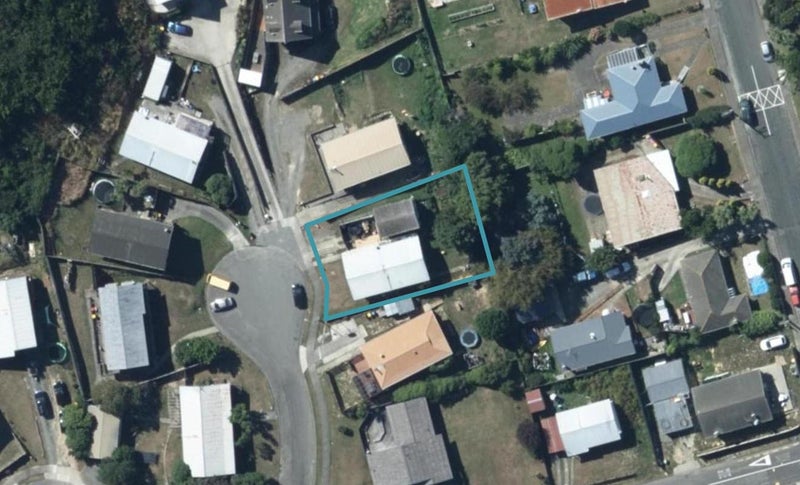6 Akeake Grove, Takapuwahia, Porirua - Carousel 1