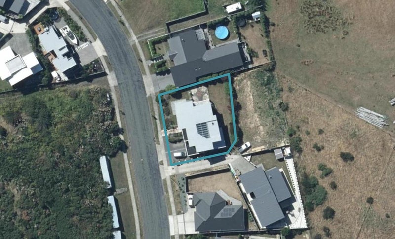 16 Mo Street, Camborne, Porirua - Carousel 1