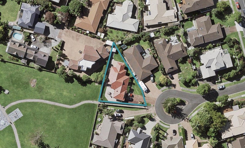 9 Pebble Beach Place, Golflands, Auckland - Carousel 1