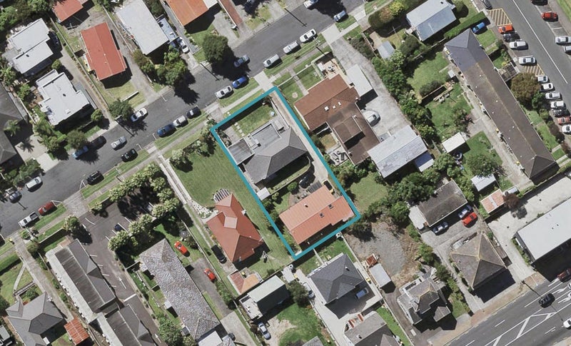 2/4 Lomond Street, Takapuna, Auckland - Carousel 1