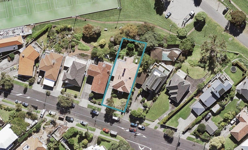 12 Fife Street, Westmere, Auckland - Carousel 1