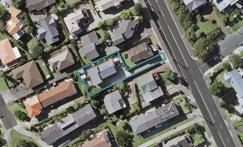 24B East Coast Road, Milford, Auckland - Carousel 1