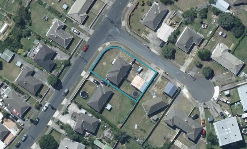2 Dumont Place, Cannons Creek, Porirua - Carousel 1