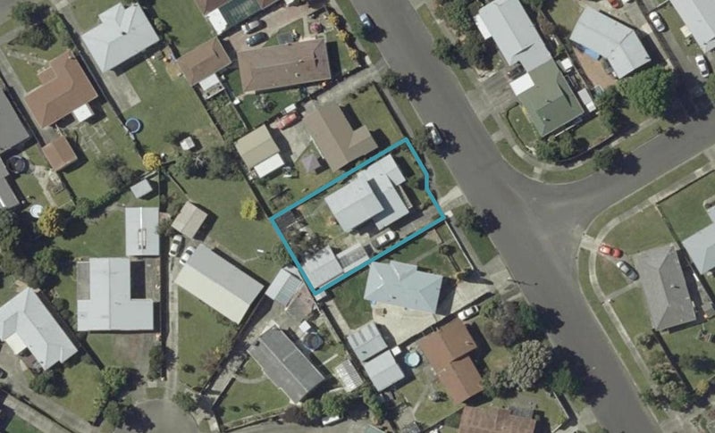 8 Hillcrest Drive, Kelvin Grove, Palmerston North - Carousel 1