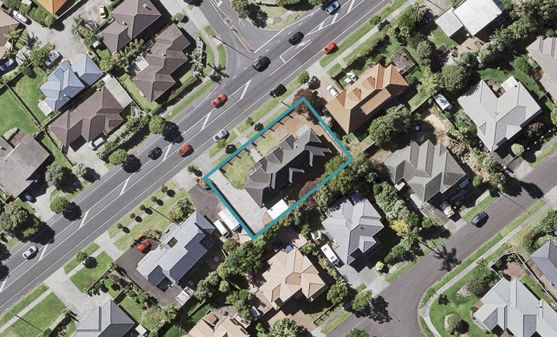 811 Chapel Road, Shamrock Park, Auckland - Carousel 1