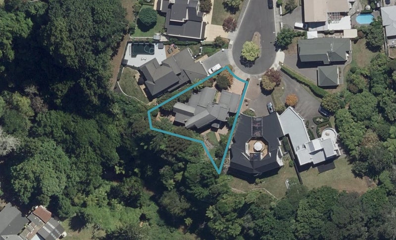 8 Radford Place, Harrowfield, Hamilton - Carousel 1