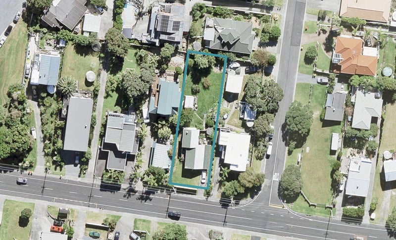 1284 Whangaparaoa Road, Army Bay, Whangaparaoa - Carousel 1
