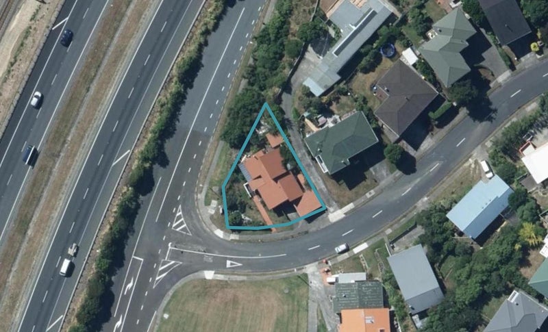 2 Brora Crescent, Papakowhai, Porirua - Carousel 1