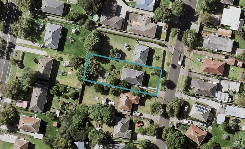 43 Kawiti Avenue, Point England, Auckland - Carousel 1