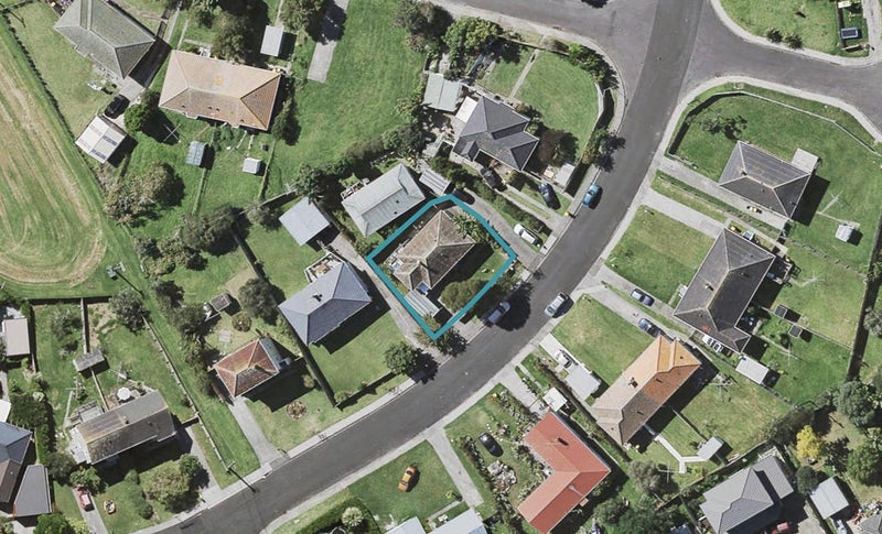 37 Philomel Crescent, Bayswater, Auckland - Carousel 1