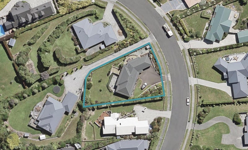 6 Marua Palm Grove, Timberlea, Upper Hutt - Carousel 1