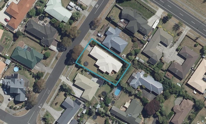 5 Angus Street, Grandview Heights, Hamilton - Carousel 1