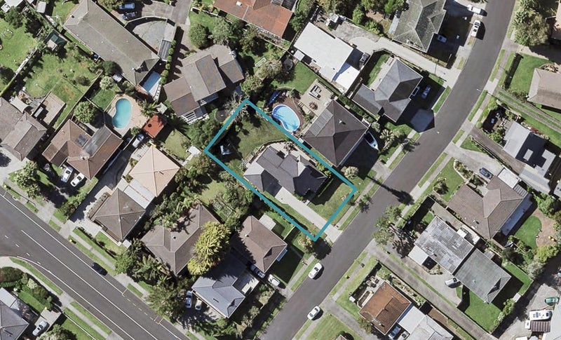 4 Anna Watson Road, Half Moon Bay, Auckland - Carousel 1
