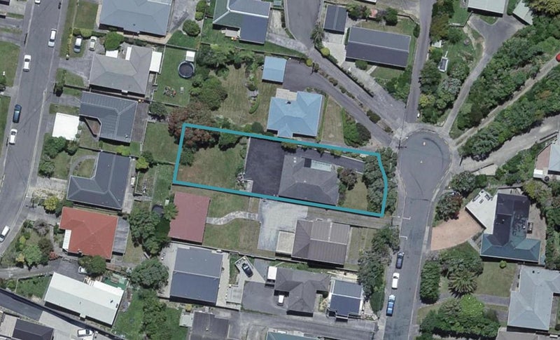 17 Warrington Grove, Newlands, Wellington - Carousel 1