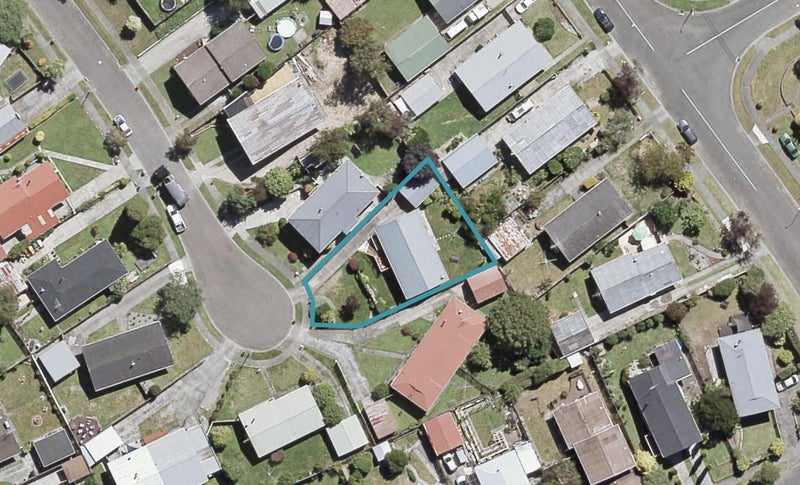 9 Topeka Grove, Totara Park, Upper Hutt - Carousel 1