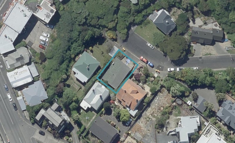 8 Strathmore Crescent, Roslyn, Dunedin - Carousel 1