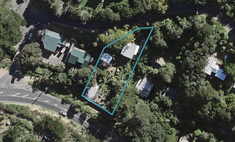 207 Ocean View Road, Oneroa, Waiheke Island - Carousel 1
