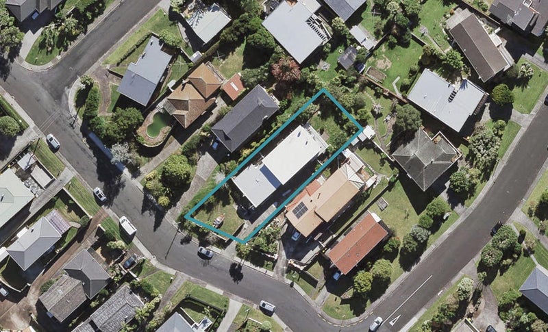 1/56 Monarch Avenue, Hillcrest, Auckland - Carousel 1
