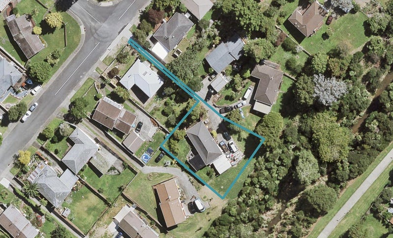 40 Chislehurst Street, Henderson, Auckland - Carousel 1