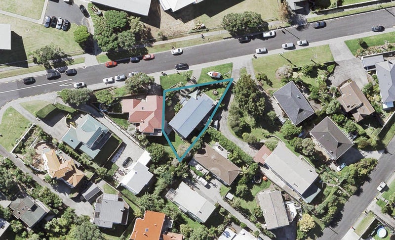 19 Masterton Road, Rothesay Bay, Auckland - Carousel 1
