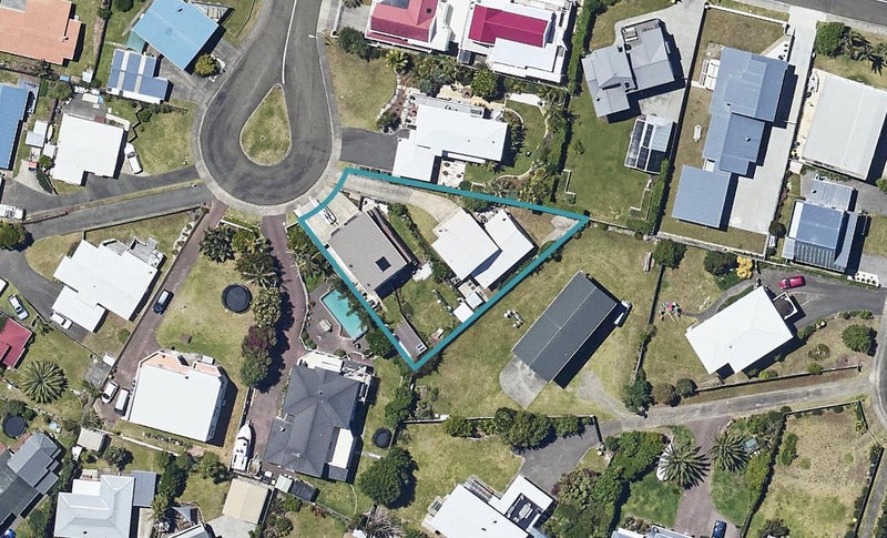 5A Merito Place, Ohope, Ohope - Carousel 1