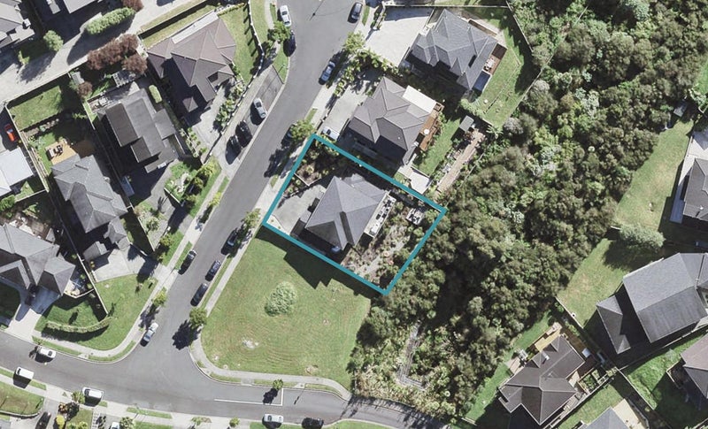 3 Bintulu Place, Fairview Heights, Auckland - Carousel 1
