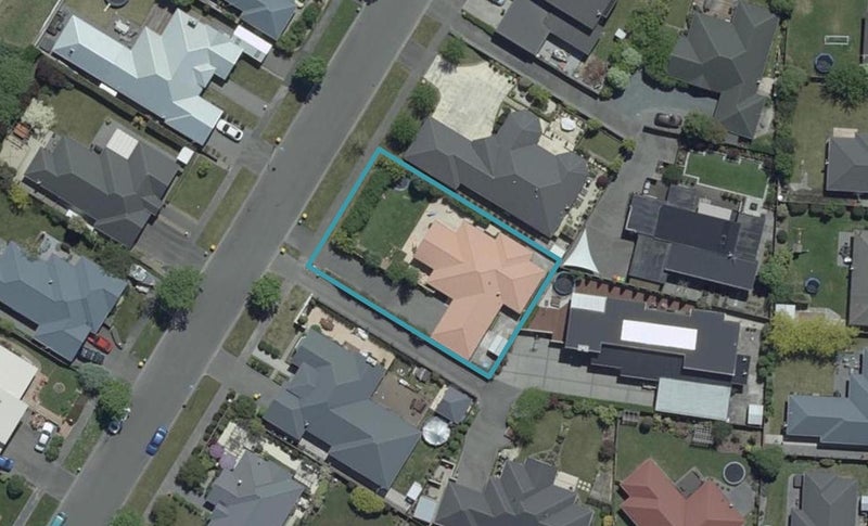16 Willowview Drive, Redwood, Christchurch - Carousel 1