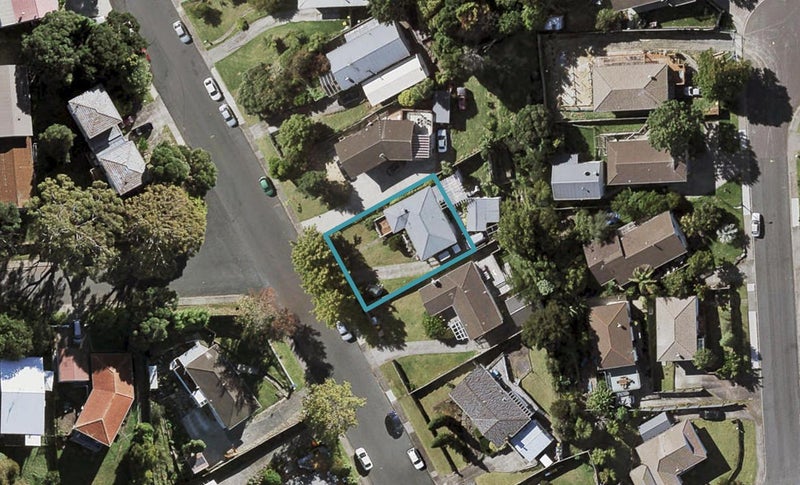 26A Cheval Drive, Totara Vale, Auckland - Carousel 1