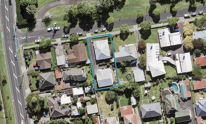 1C Segar Avenue, Mount Albert, Auckland - Carousel 1