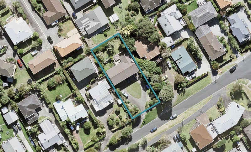 12 Auld Street, Torbay, Auckland - Carousel 1