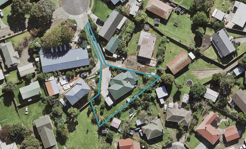 32 Lindis Place, Mangere Bridge, Auckland - Carousel 1