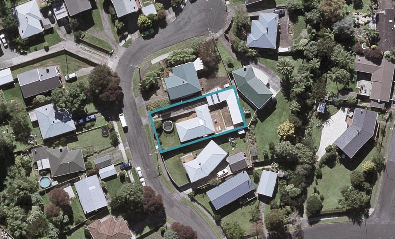 18 Elizabeth Place, Ferndale, New Plymouth - Carousel 1
