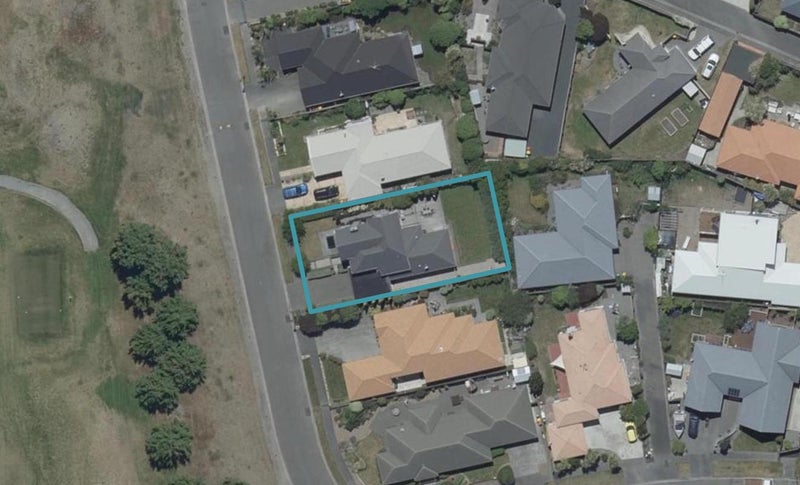 6 Seacroft Place, Waimairi Beach, Christchurch - Carousel 1